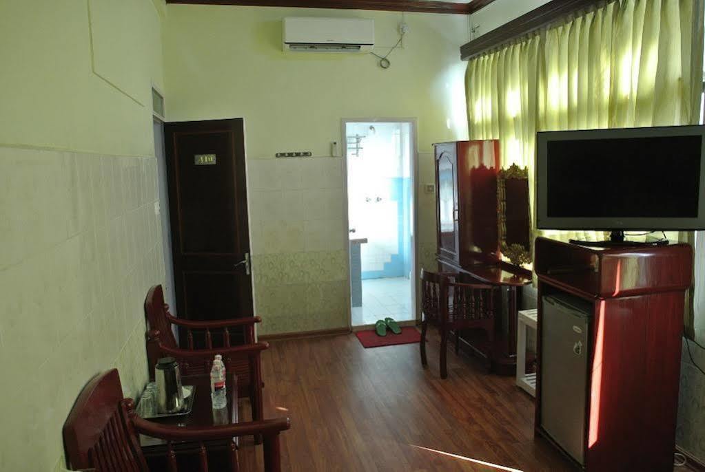 Palace Hotel Mandalay Exterior foto