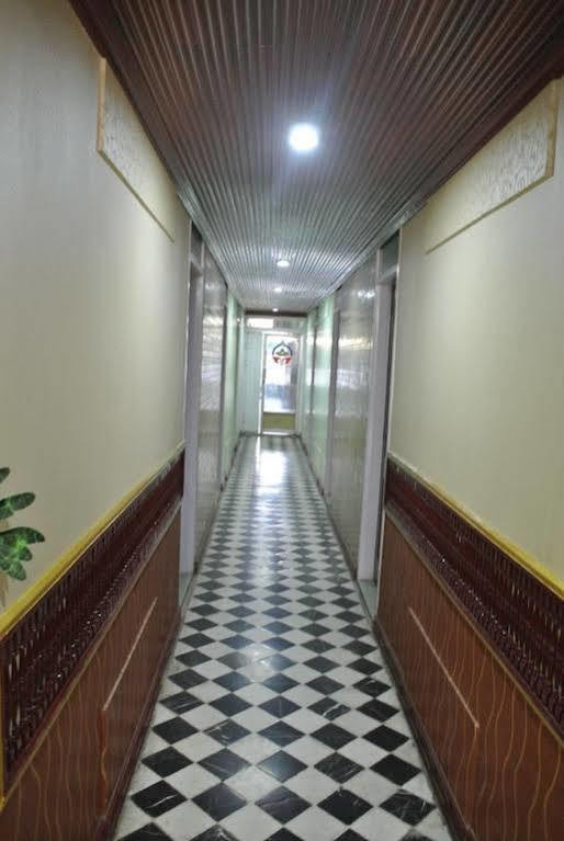Palace Hotel Mandalay Exterior foto