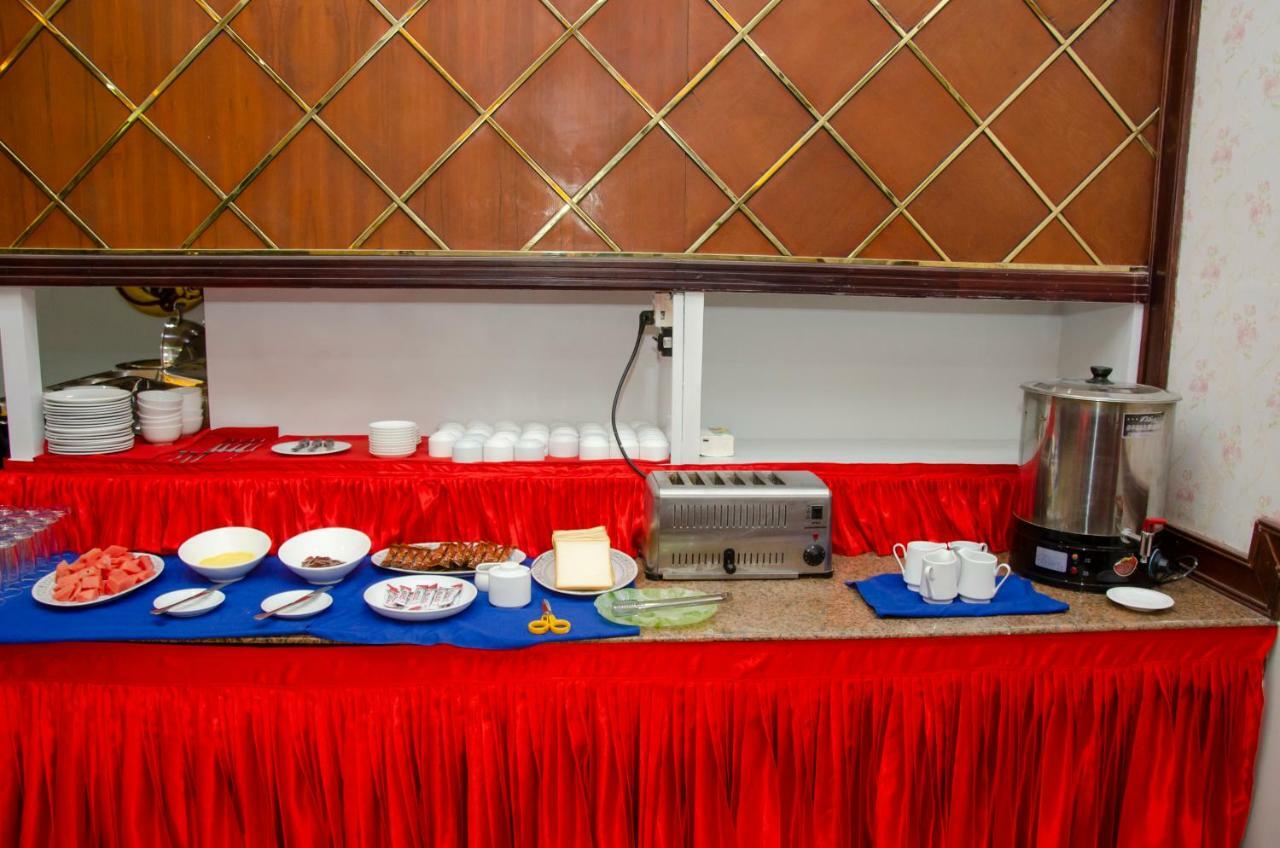 Palace Hotel Mandalay Exterior foto
